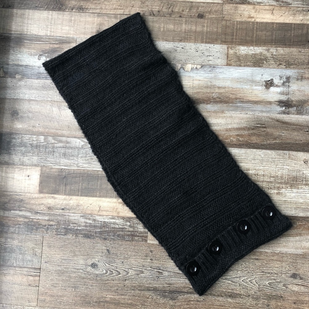 Steve Madden Black Infinity Scarf with Buttons